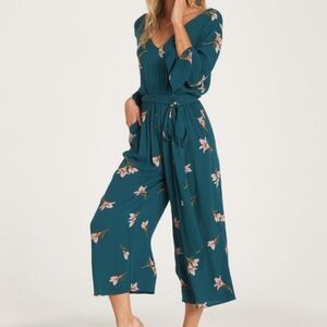 Billabong Floral jumpsuit Size Small